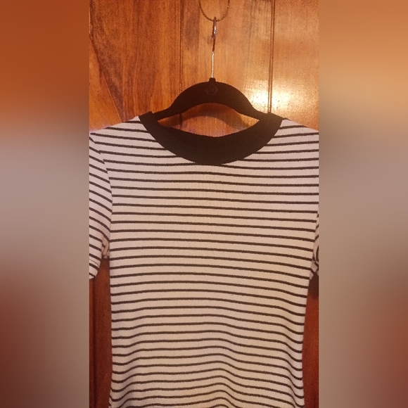 🆓 With $25 Dollar Purchase! Divided (H&M) dress - Picture 3 of 4